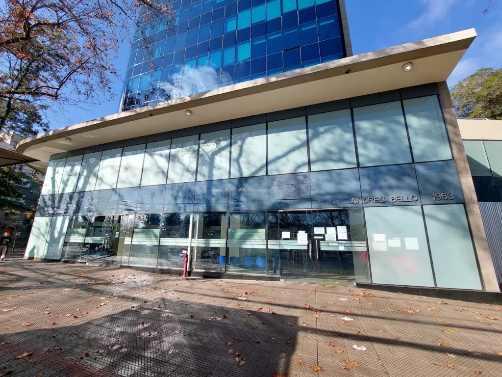 Fachada de la Oficina del Registro Civil en Providencia