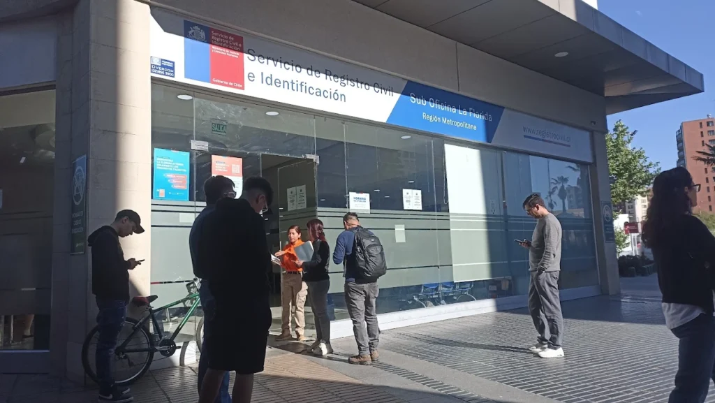 Fachada de la Oficina del Registro Civil en La Florida