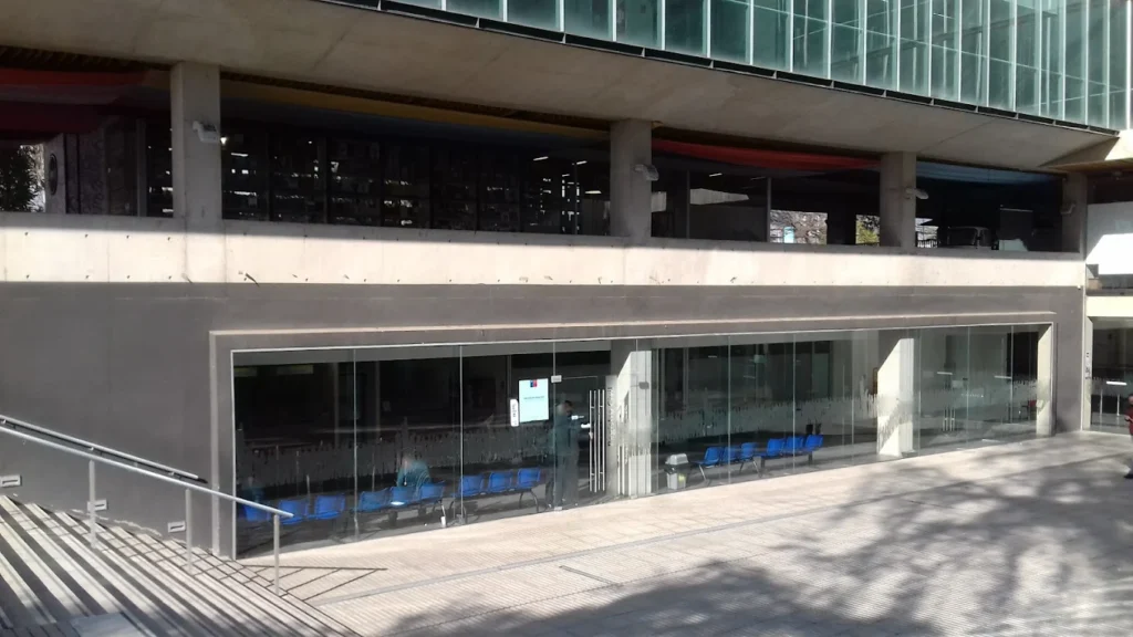 Fachada de la Oficina del Registro Civil en Recoleta