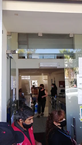 Fachada de la Oficina del Registro Civil en La Cisterna