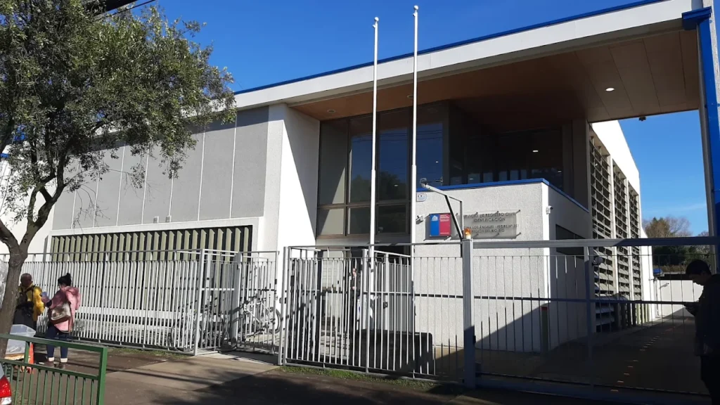 Fachada de la Oficina del Registro Civil en Los Ángeles