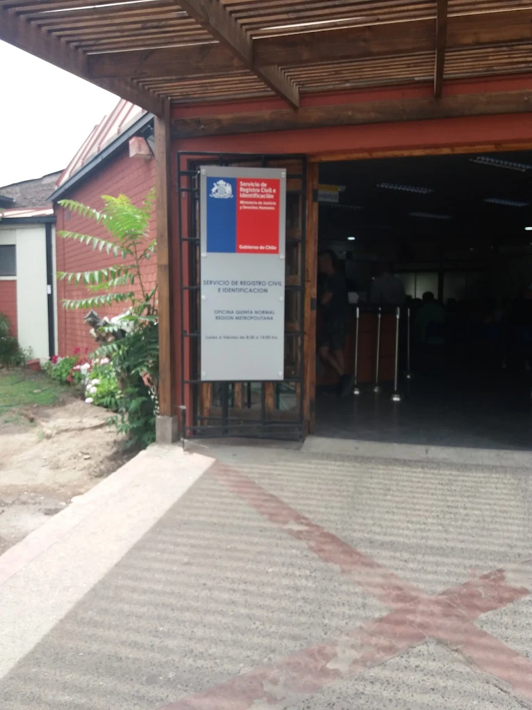 Fachada de la Oficina del Registro Civil en Quinta Normal