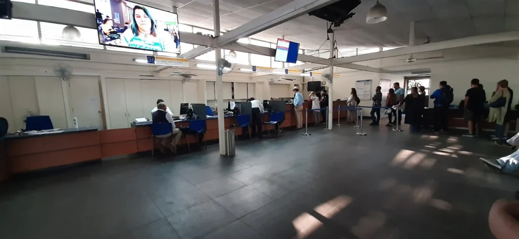 Fachada de la Oficina del Registro Civil en La Reina