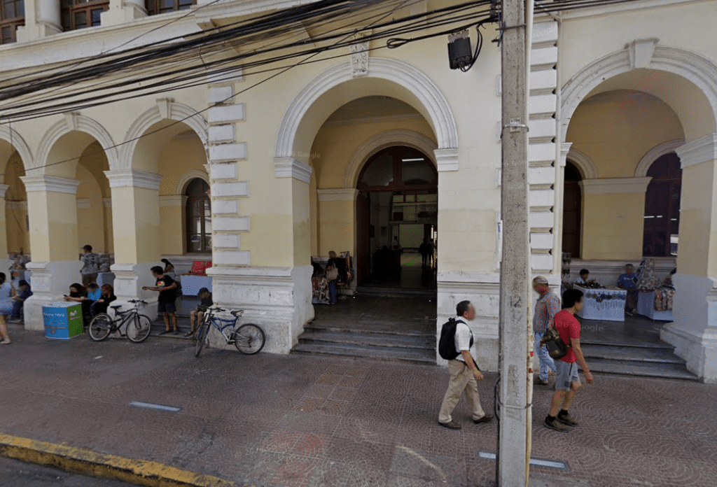 Fachada de la Oficina del Registro Civil en Los Andes