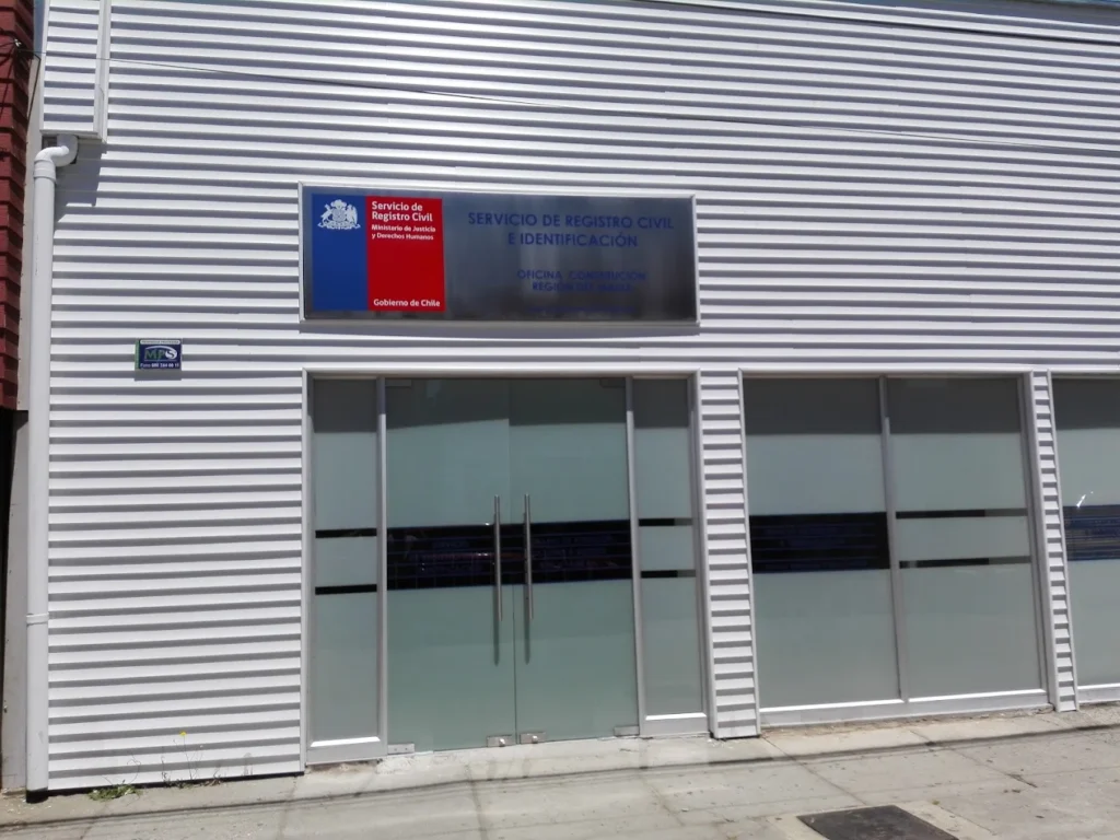 Fachada de la Oficina del Registro Civil en Constitución