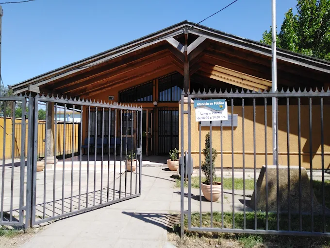Fachada de la Oficina del Registro Civil en Longaví